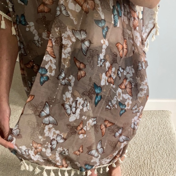 Floral & Butterfly Print Kimono - Picture 7 of 7